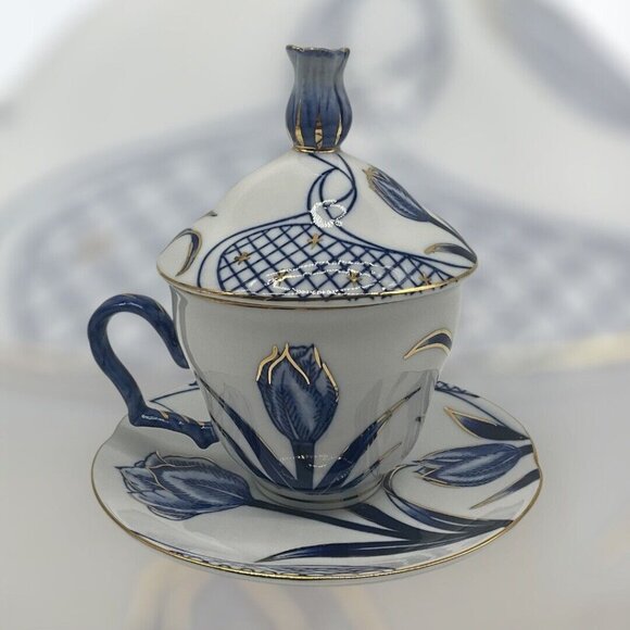 Bombay Company VTG Lidded Teacup and Saucer Set Collectible Blue/White Floral  1 - Picture 5 of 16